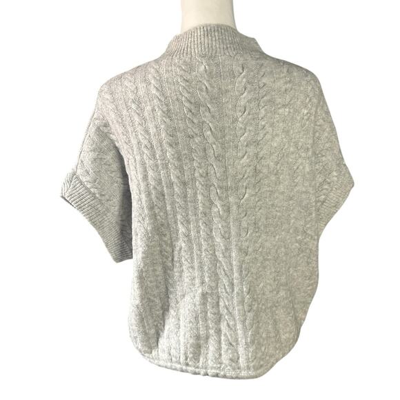 Express Gray Sleeveless Women's Sweater Small - Picture 2 of 4